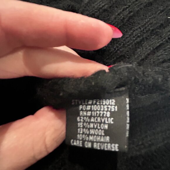 Brand New Forever 21 Black Sweater Size M/L NWT - Picture 6 of 7